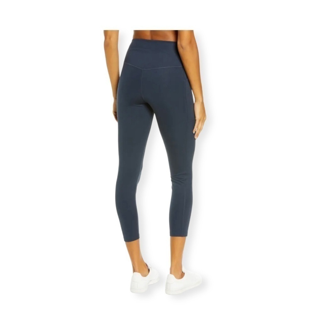 Girlfriend Collective Crop Leggings in Midnight.